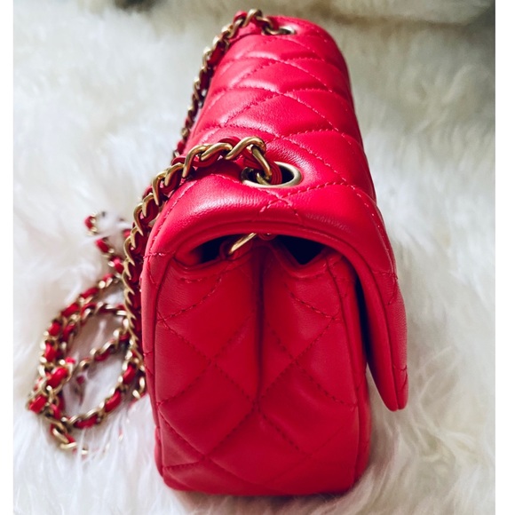 * SOLD* CHANEL Pearl Crush 21B Mini Square Flap Bag. Red. Gold Hardware. NEW. - Picture 4 of 8